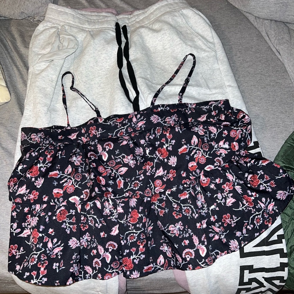 Cute flowie crop top
